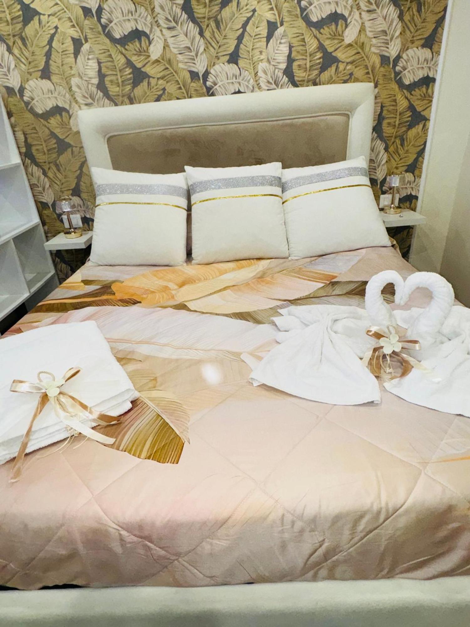 La Dimora Dei Sogni Sedil Capuano Home Suite Неаполь Екстер'єр фото