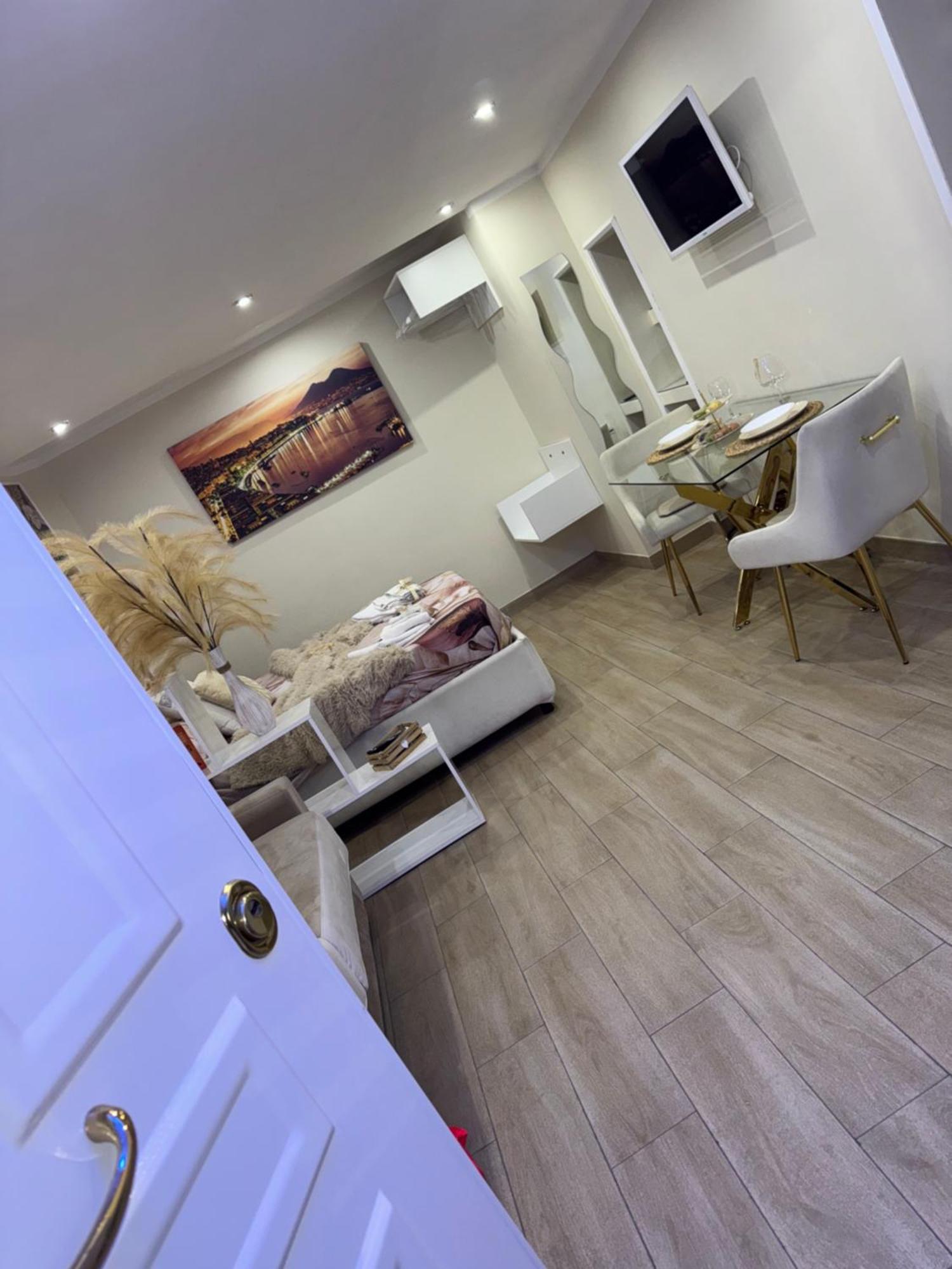 La Dimora Dei Sogni Sedil Capuano Home Suite Неаполь Екстер'єр фото